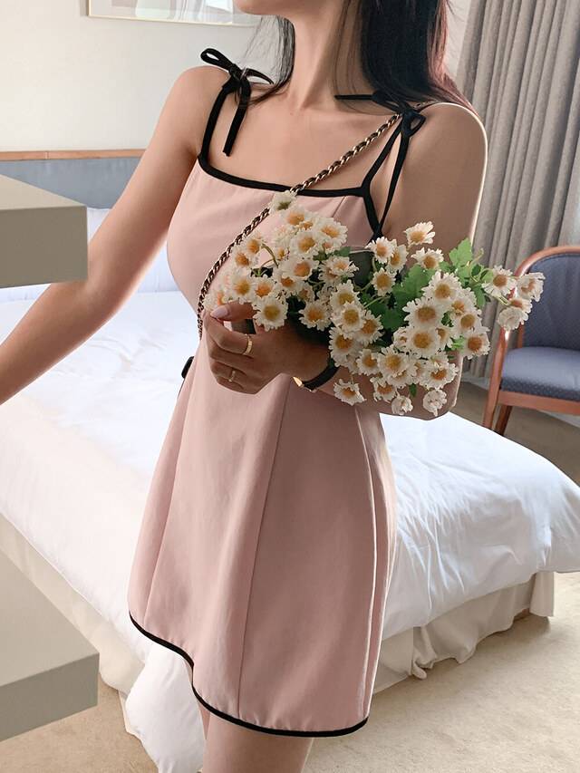 〔預購〕午夜蝴蝶結洋裝  限時優惠