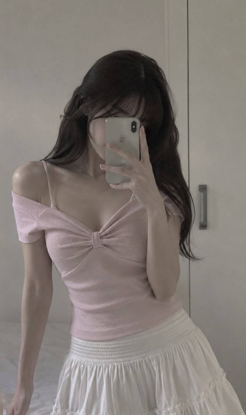 〔預購〕리본怦然蝴蝶結細閃上衣 闆娘pick